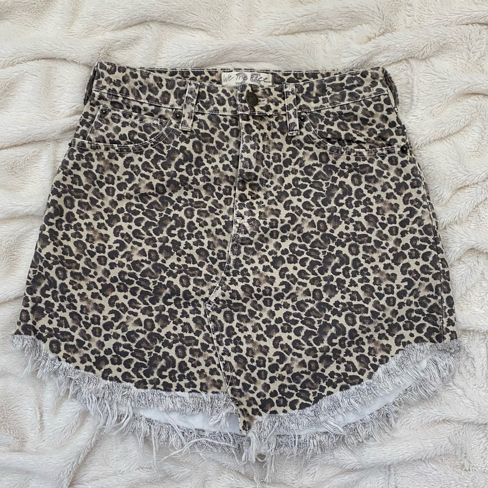 Free People Bailey denim mini skirt leopard print frayed hem We The Free Sz 25